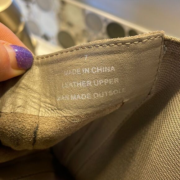 VERY Volatile woman’s grey suede boots - Picture 13 of 13